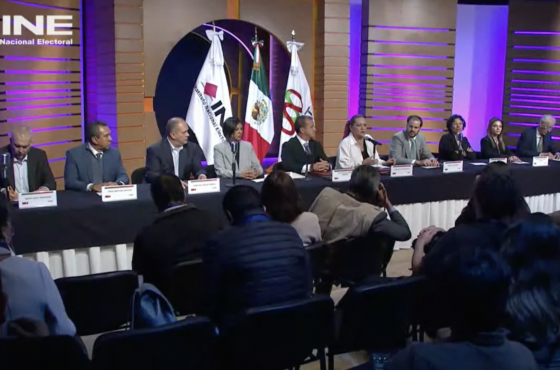 Panel en la firma de convenio INE-CIRT